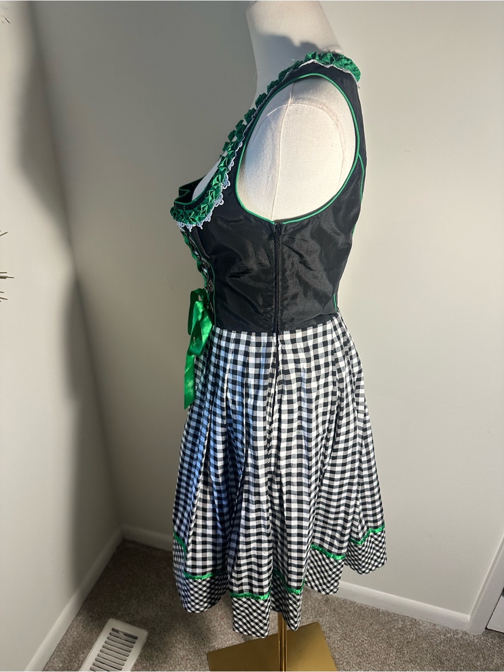 Bergweiss Dirndl Dress Black White Gingham Green Oktoberfest German Size 36 (4) - Picture 8 of 10
